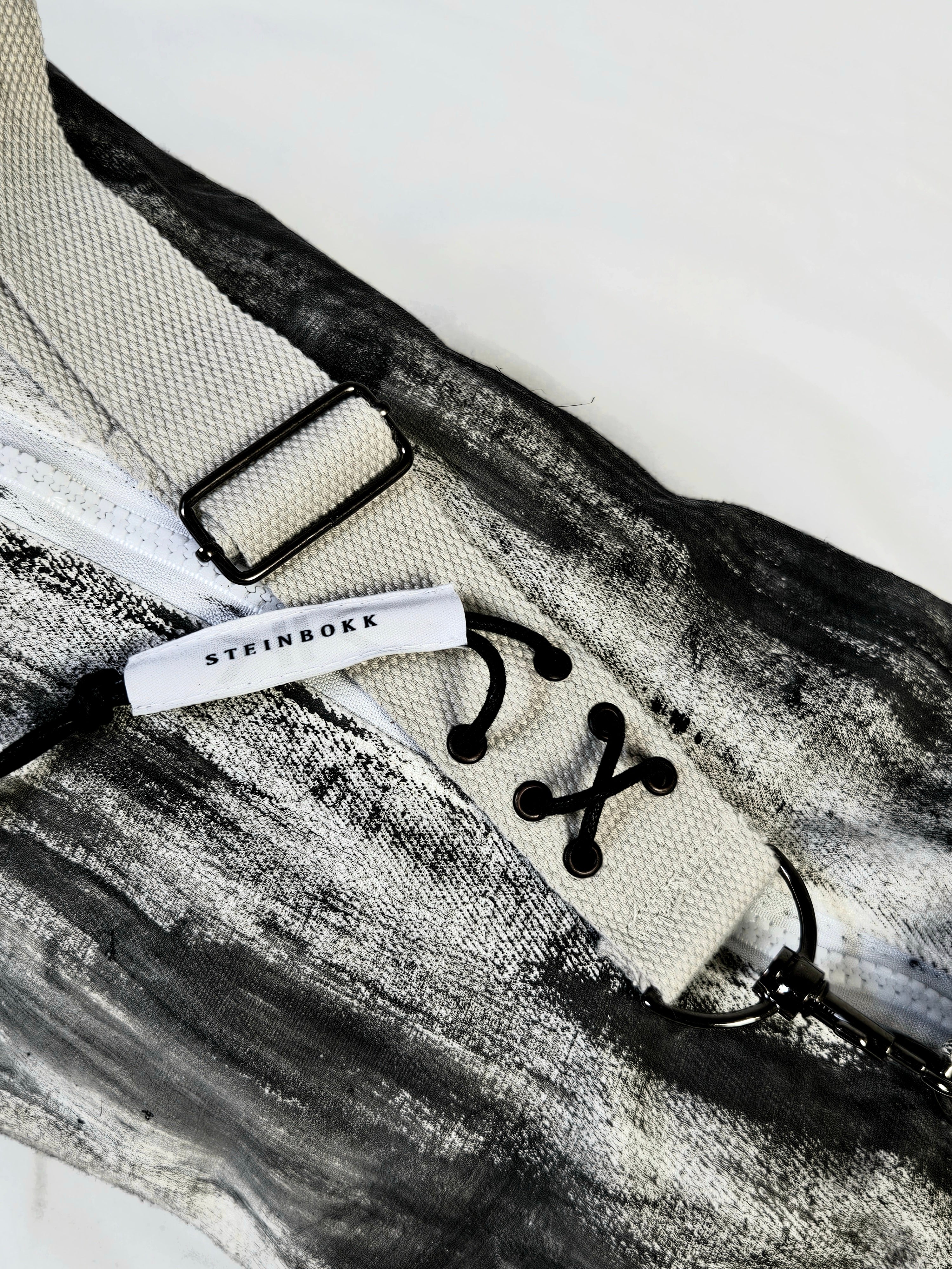 Leo/Brutalism duffle bag