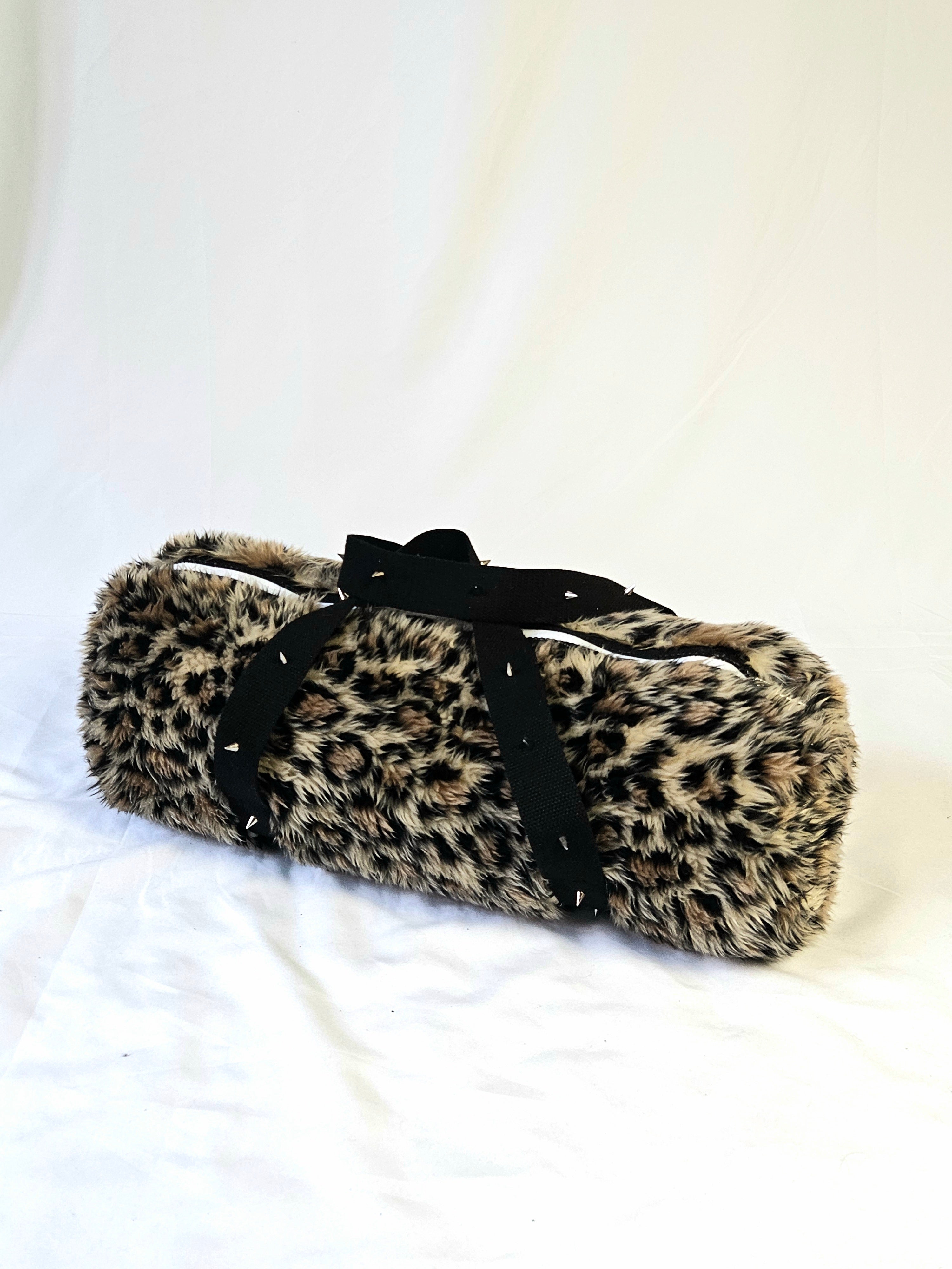 Leo/Brutalism duffle bag