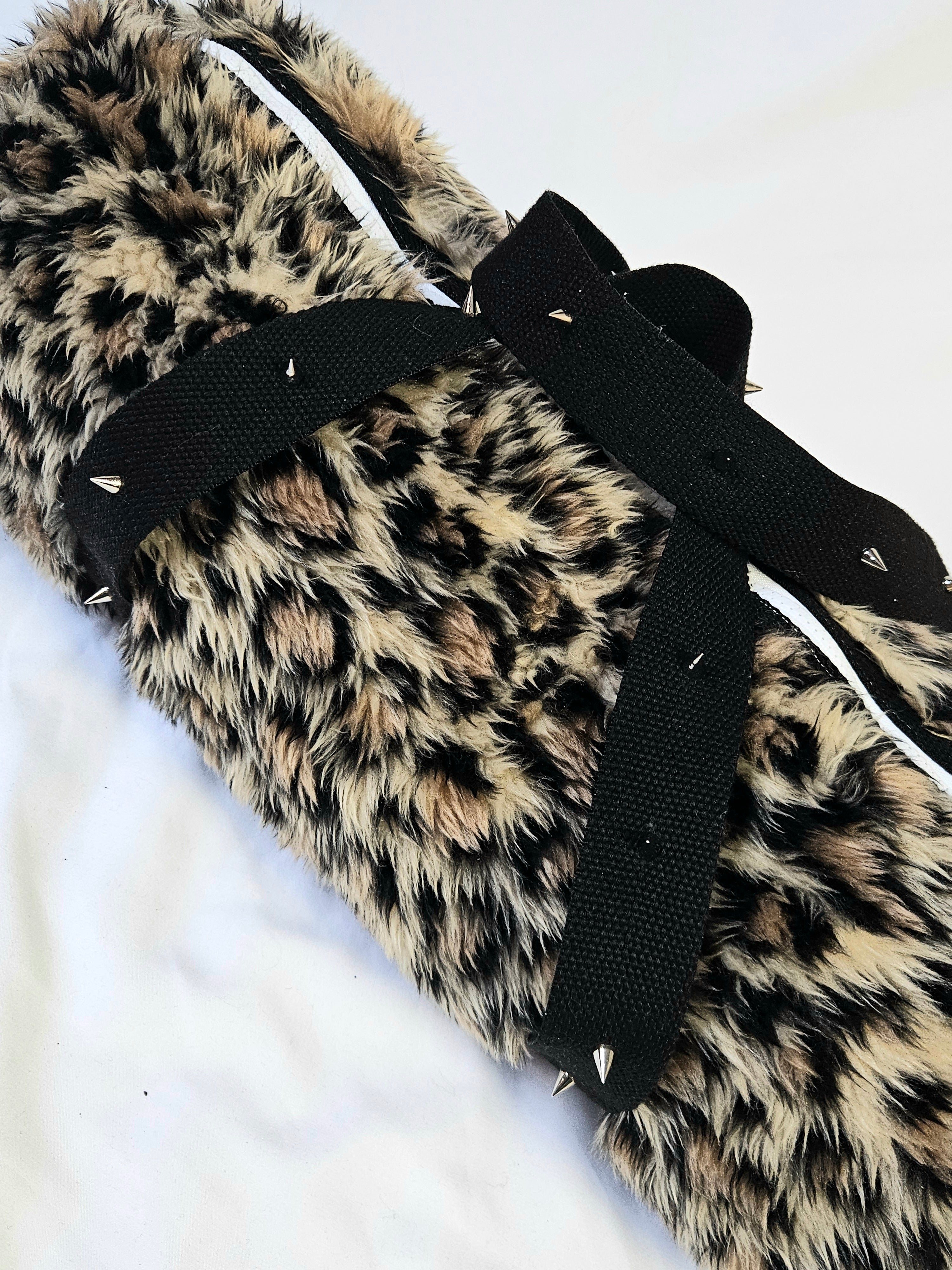 Leo/Brutalism duffle bag