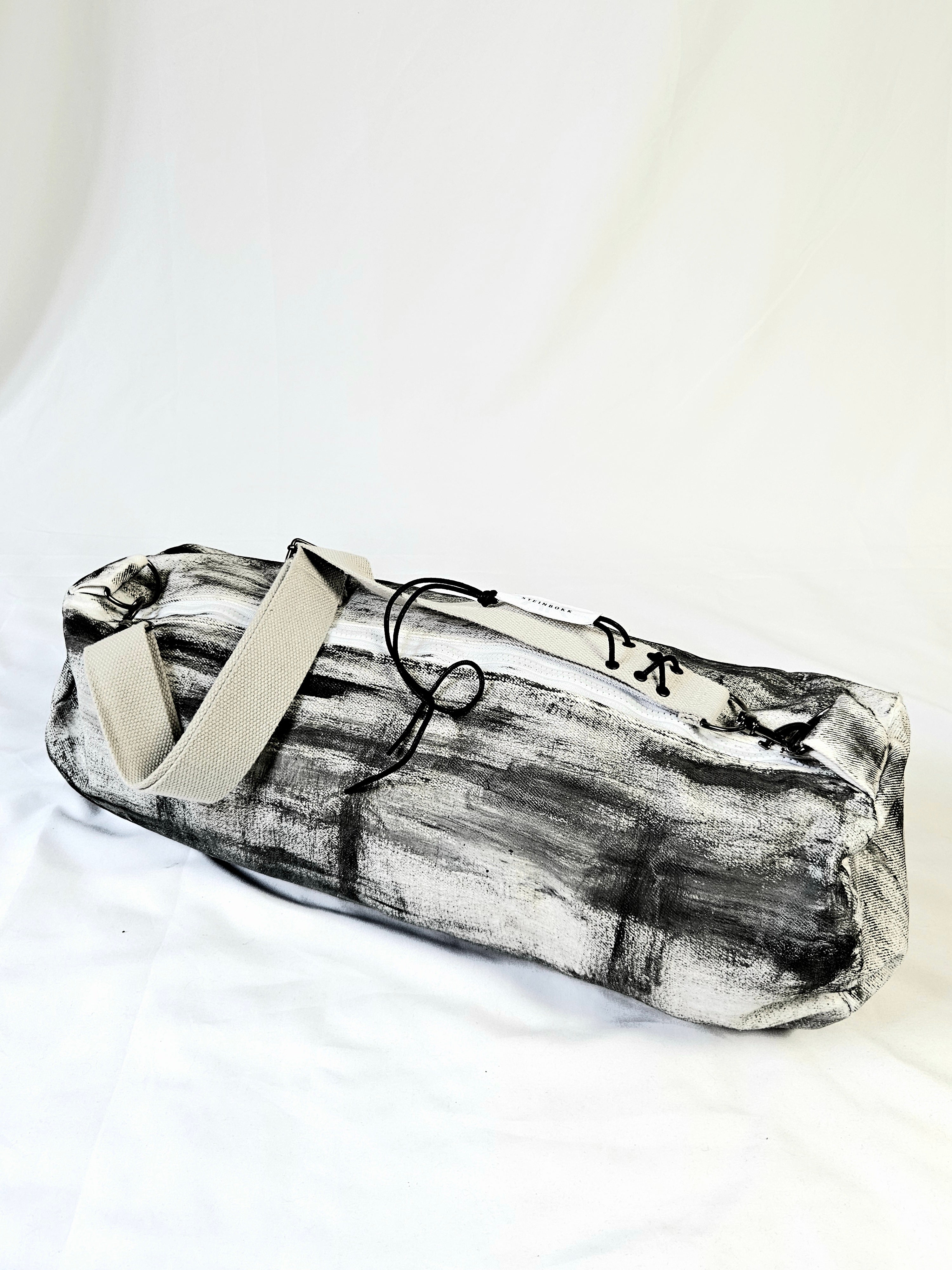Leo/Brutalism duffle bag